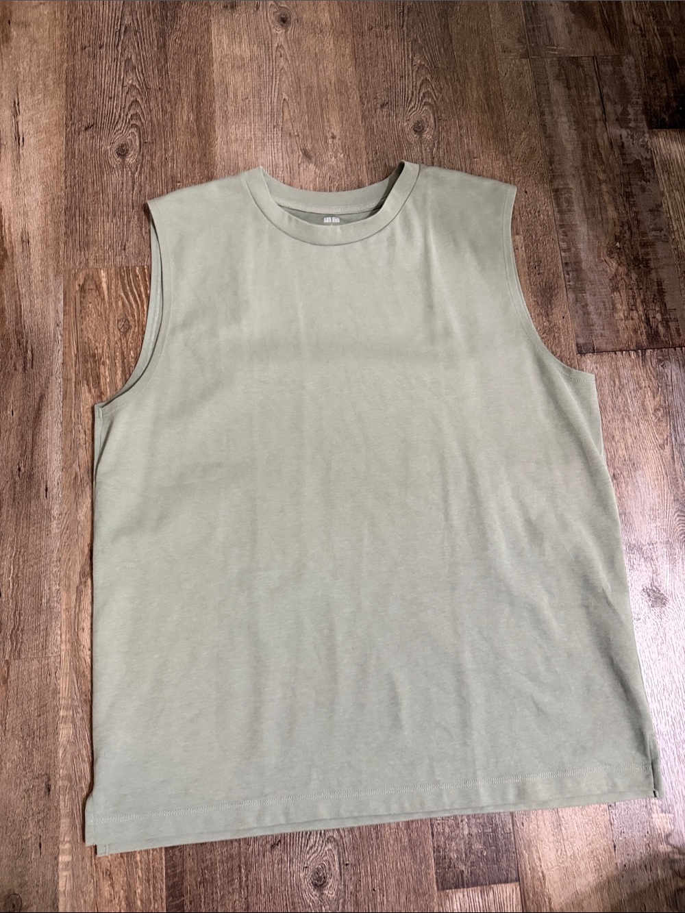 Sleeveless Crewneck Tank - Sage Green Uniqlo